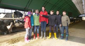 Kindergruppe im Kuhstall Kindergruppe im Kuhstall